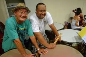 La passion en héritage... Ici, avec son fils Hans, professeur de percussions au Conservatoire