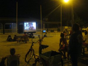 projection publique devant la mairie