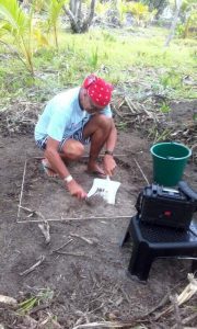 129 - Pour vous servir - Fouilles Tetiaroa - Mark Tetiaroa