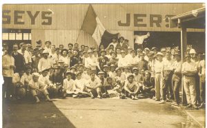 1.76 1 le contingent en cours de formation Tony marqué d'une cr