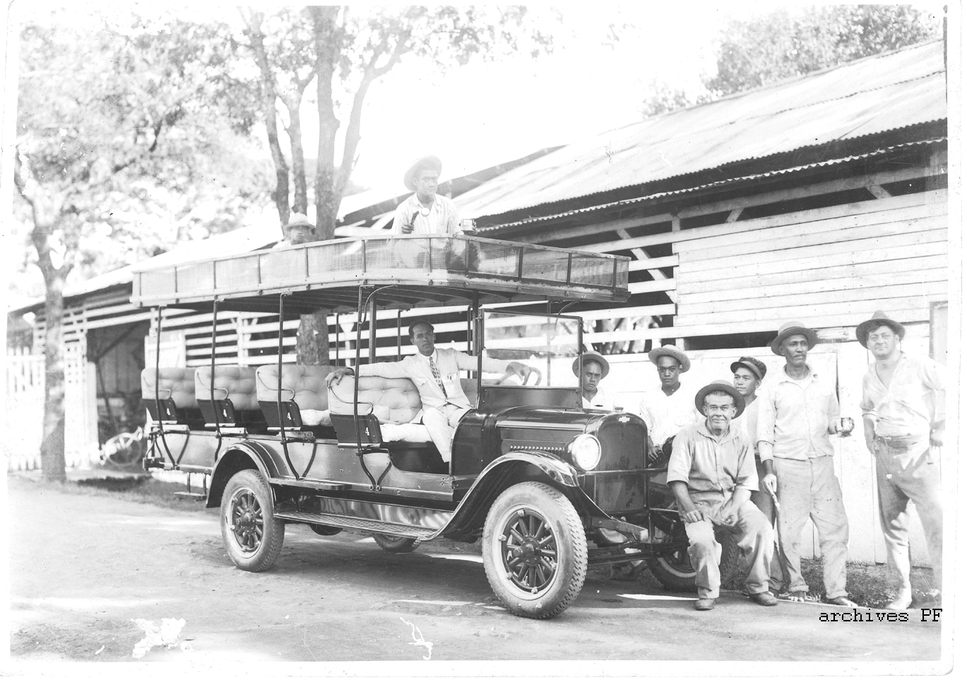 171 p20-21 trésor de Polynésie les trucks