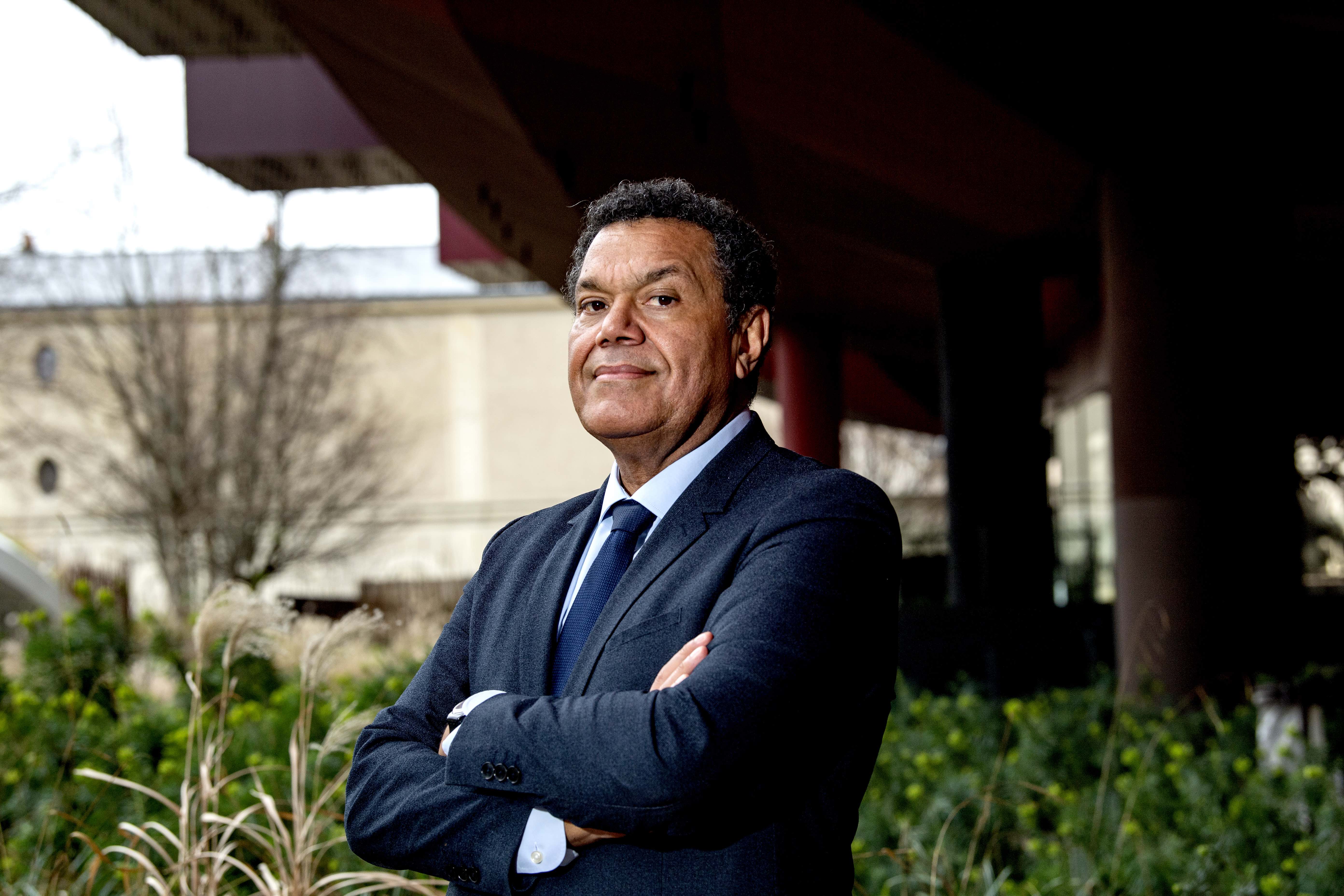 172 p6-7 Emmanuel Kasarhérou